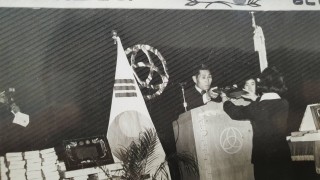 1976년 2월 경산여중.고 졸업식